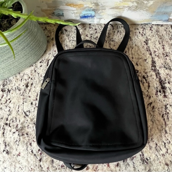 Vintage Y2K GAP Nylon Backpack - Picture 4 of 12